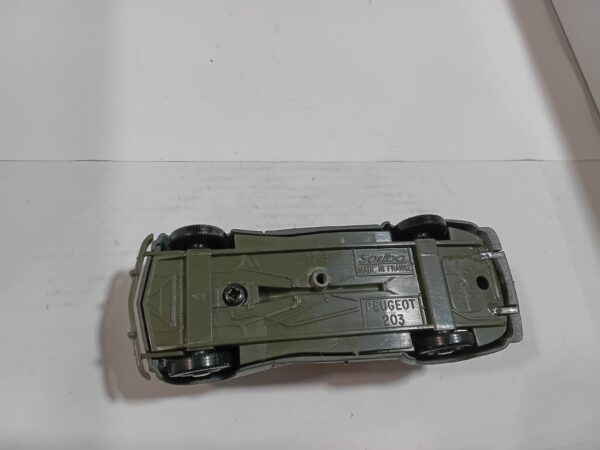 Peugeot 203 Ambulance Militaire Solido 1/43 – Image 4