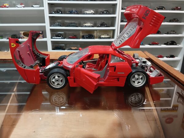 Ferrari F40 1987 Bburago 1/18 – Image 5