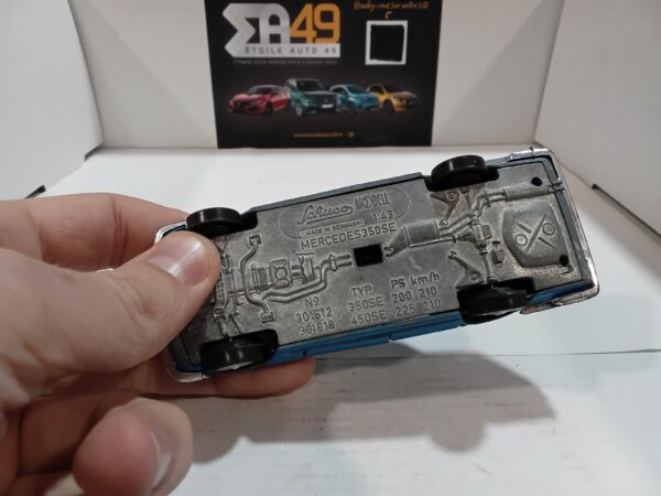 Mercedes 350 SE Schuco 1/43 – Image 5