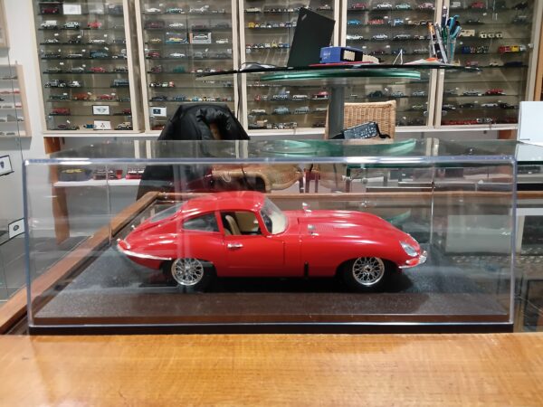 Jaguar "E" 1961 Bburago 1/18 – Image 2