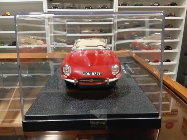 Jaguar "E" 1961 Bburago 1/18 – Image 3