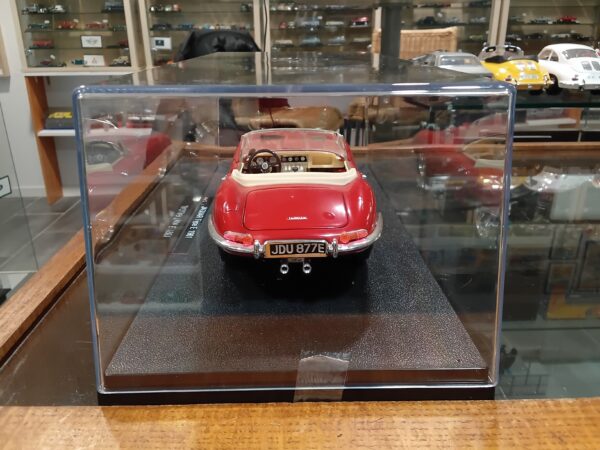 Jaguar "E" 1961 Bburago 1/18 – Image 4