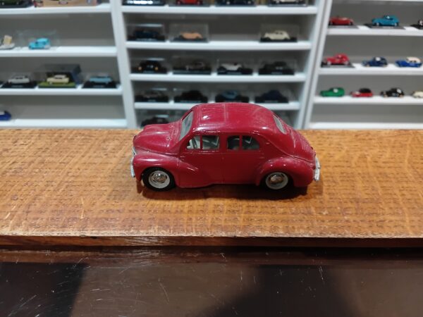 Renault 4 CV 1/43 Eligor Rouge