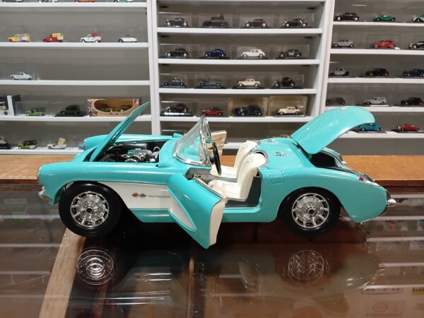 Chevrolet Corvette Cabriolet 1957 Bburago 1/18 – Image 5