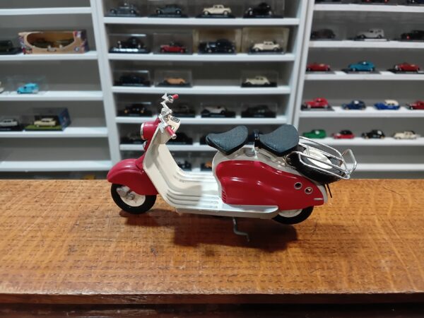 Scooter Lambretta LD 125 Solido 1/18