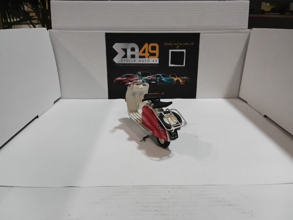 Scooter Lambretta LD 125 Solido 1/18 – Image 3