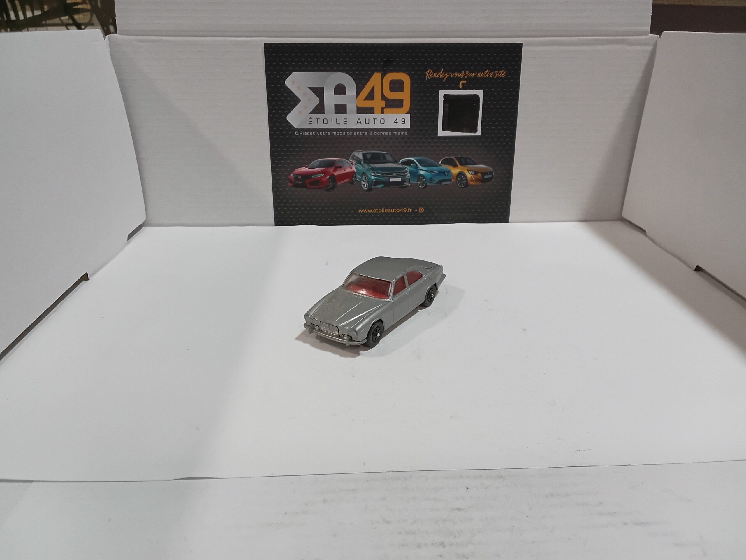 Jaguar XJ6 4.2 Corgi Juniors 1/60 – Image 2