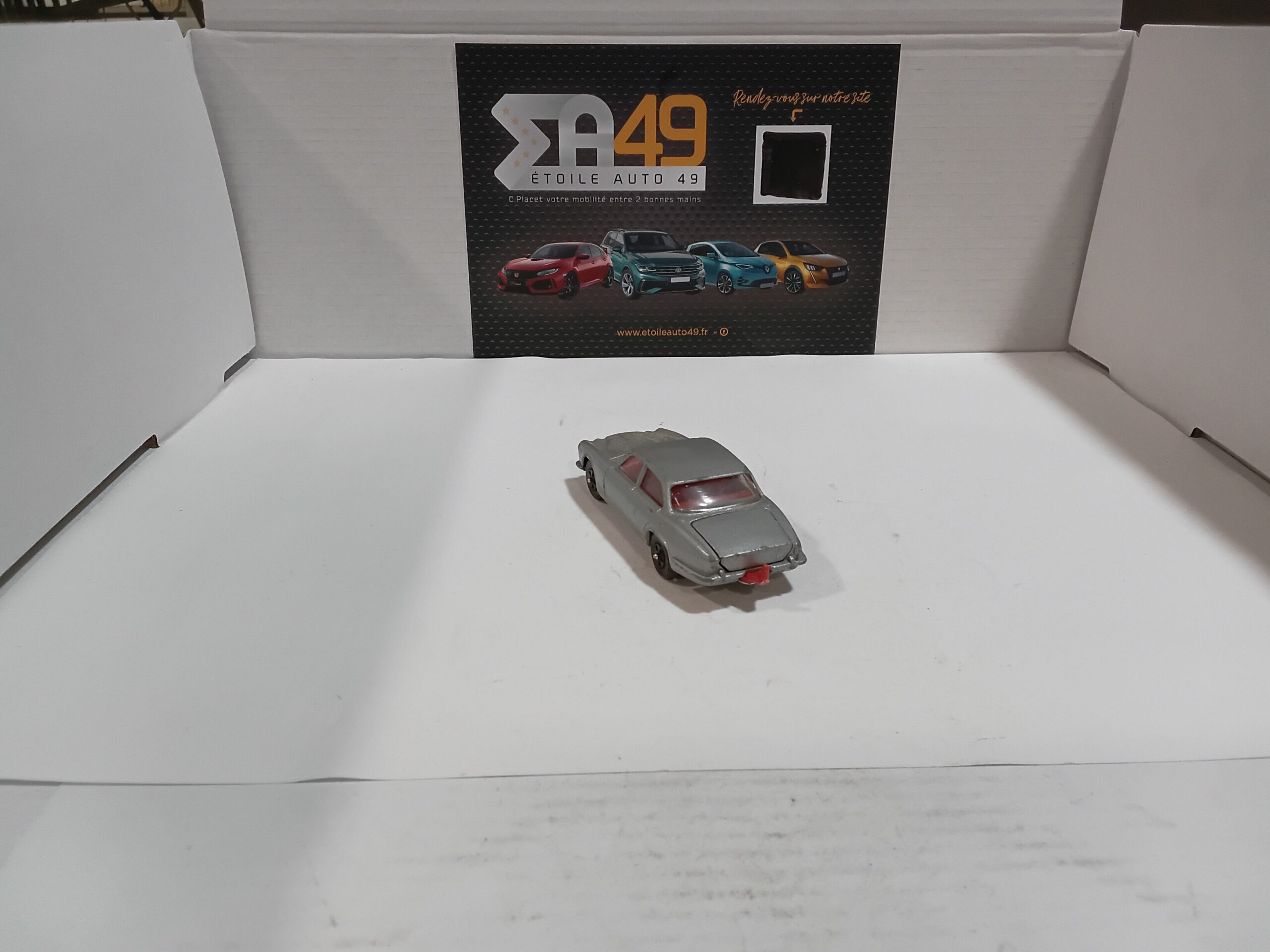 Jaguar XJ6 4.2 Corgi Juniors 1/60 – Image 3