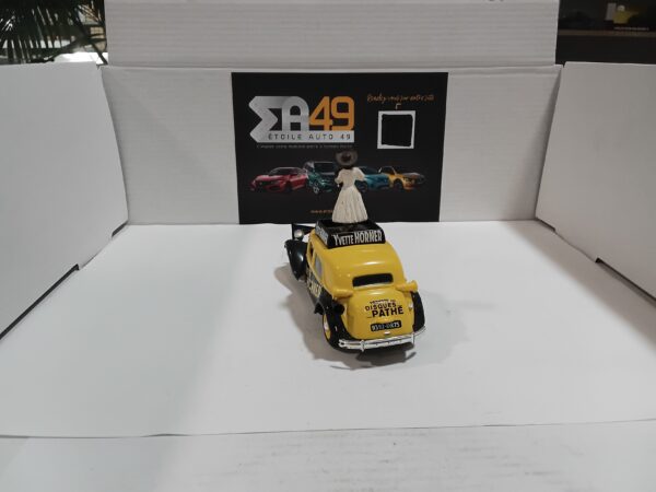 Citroën Traction 15CV "Yvette Horner" Tour de France 1955 Norev 1/43 – Image 3