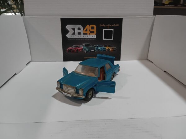 Mercedes-Benz 240 D Corgi 1/36 – Image 2