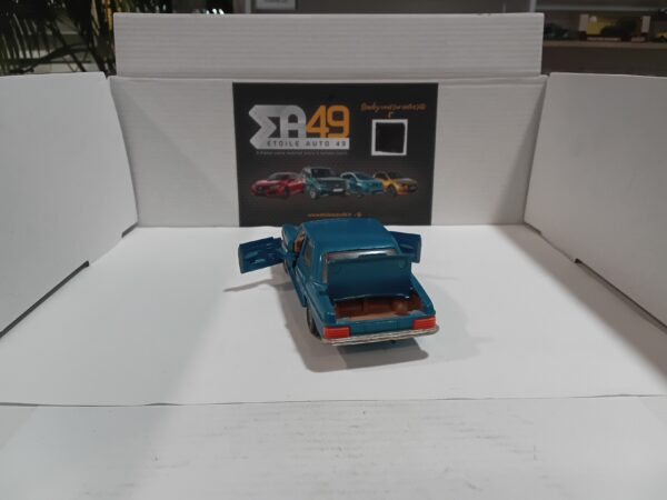 Mercedes-Benz 240 D Corgi 1/36 Sans attelage – Image 3