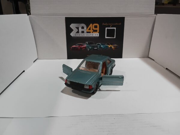 Ford Escort 1.3 GL Corgi 1/36 – Image 2
