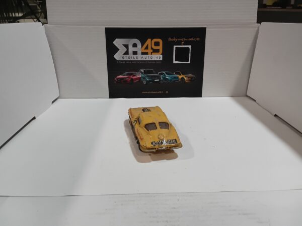 Chevrolet Corvette Sting Ray n°15 avec stickers Corgi 1/43 – Image 3