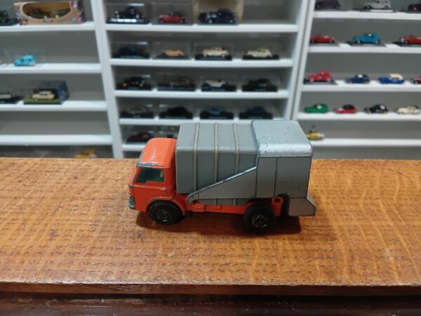 Refuse Truck n°7 Matchbox Superfast
