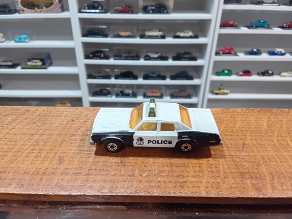 Plymouth Gran Fury n°10 Matchbox Superfast 1979