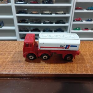 Lesney MB75 Petrol Tanker ELF Matchbox Superfast 1980