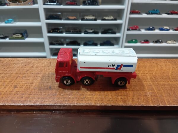 Lesney MB75 Petrol Tanker ELF Matchbox Superfast 1980