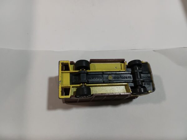 Camion Mercedes n°254 Majorette 1/100 – Image 4