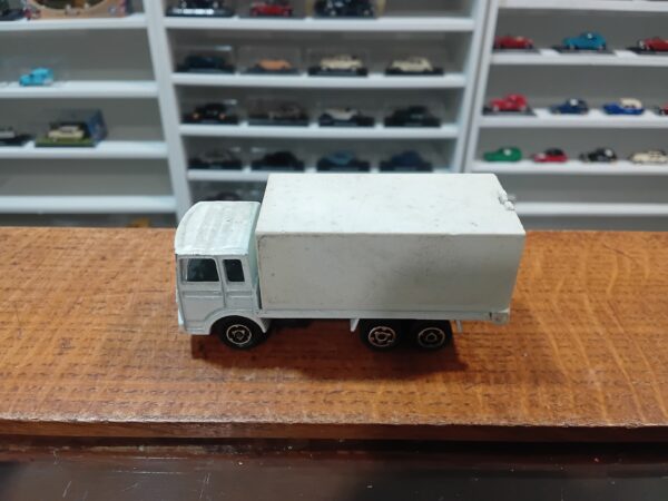 Camion Saviem Majorette 1/100
