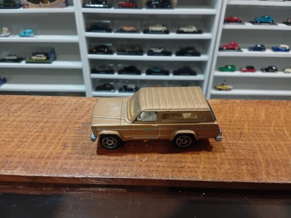 Jeep Cherokee n°236 Majorette 1/64