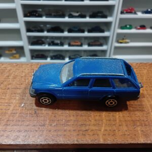 Mercedes 300 TE n°250 1/63 Majorette