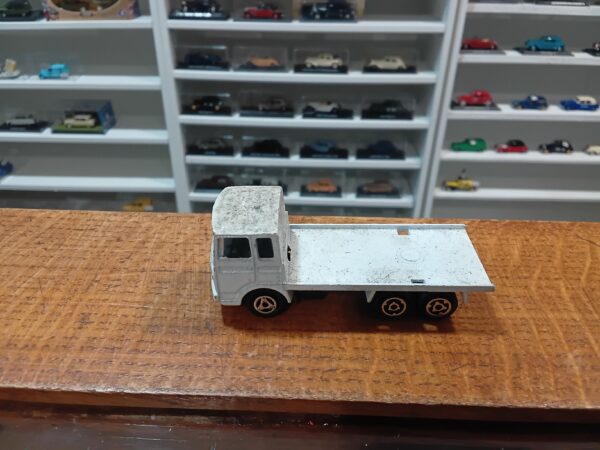 Camion Plateau Saviem Majorette 1/100