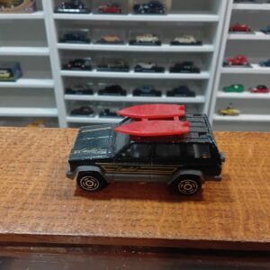Jeep Cherokee surf n°224 Majorette 1/60