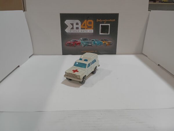 Jeep Cherokee Ambulance n°269 Majorette 1/64 – Image 2