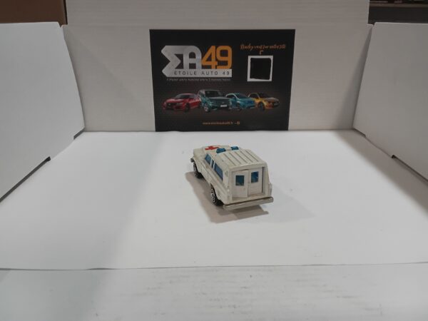 Jeep Cherokee Ambulance n°269 Majorette 1/64 – Image 3