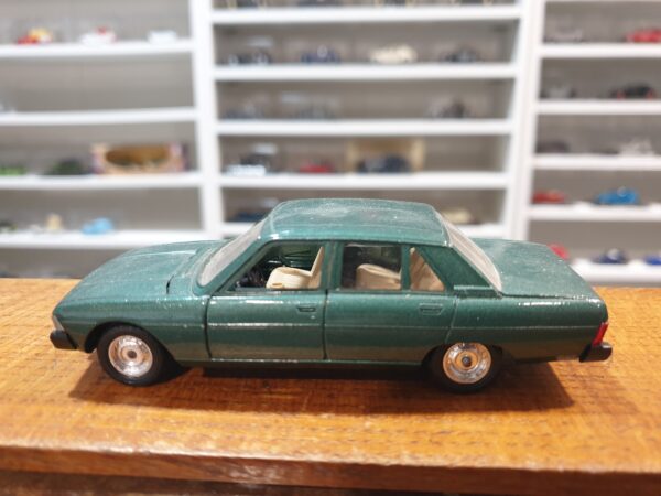 Peugeot 604 Norev 1/43
