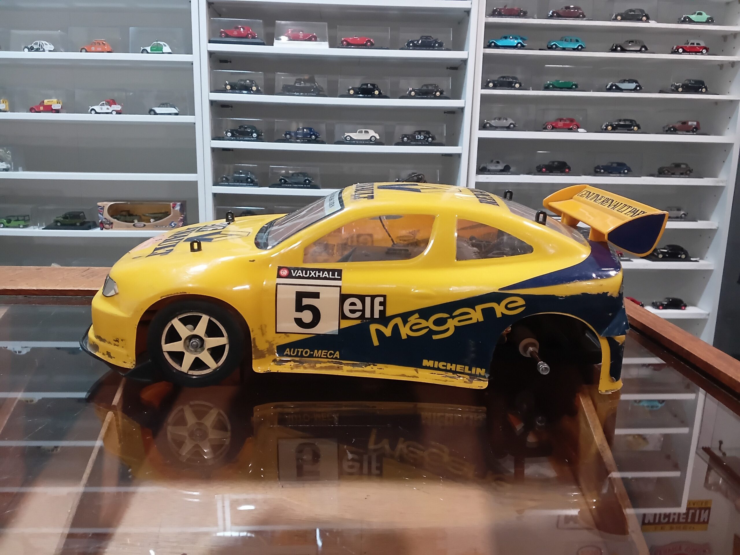 Voiture télécommandée Renault Mégane Coupé Maxi Nikko 1/15