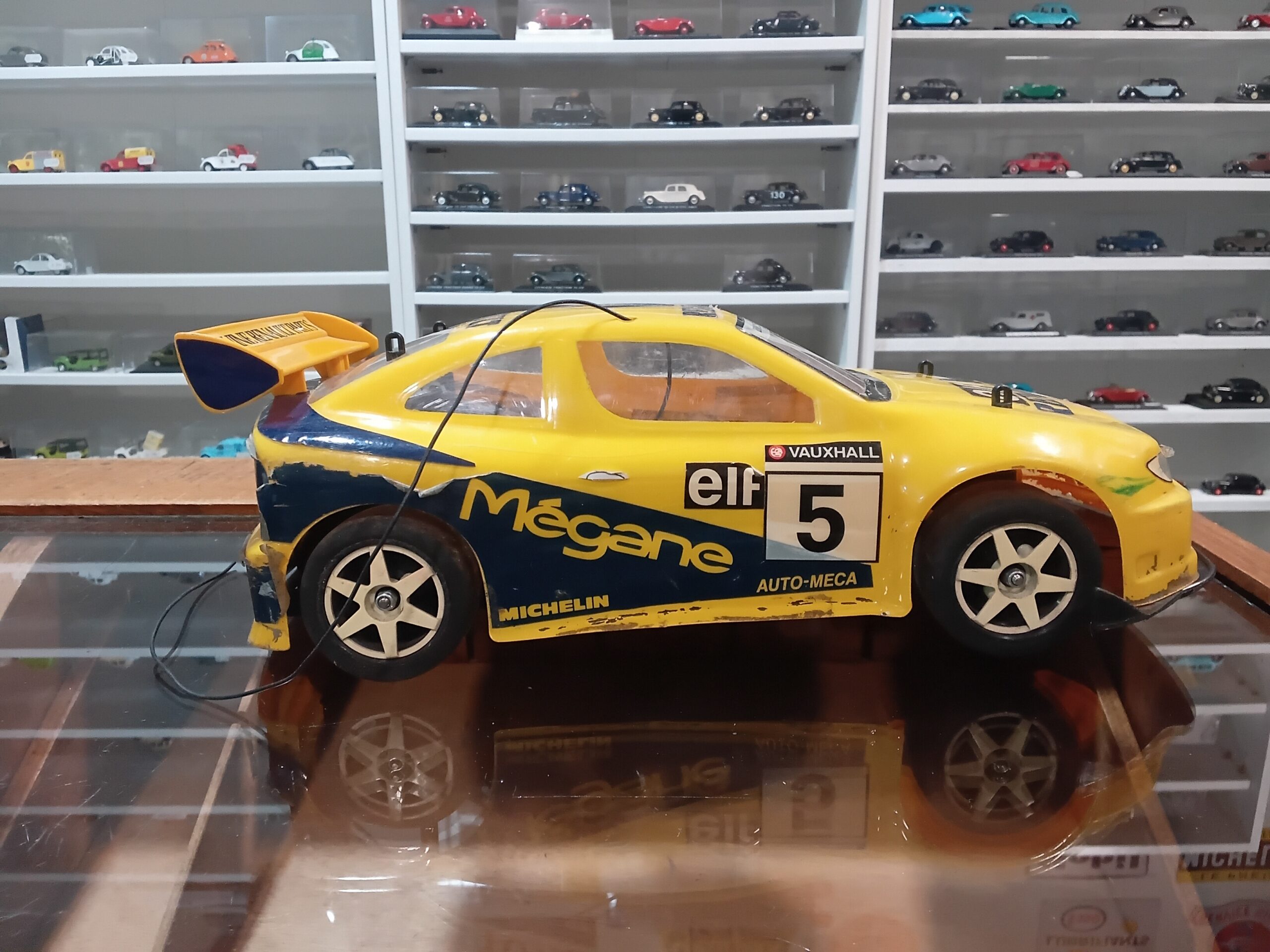 Voiture télécommandée Renault Mégane Coupé Maxi Nikko 1/15 – Image 2