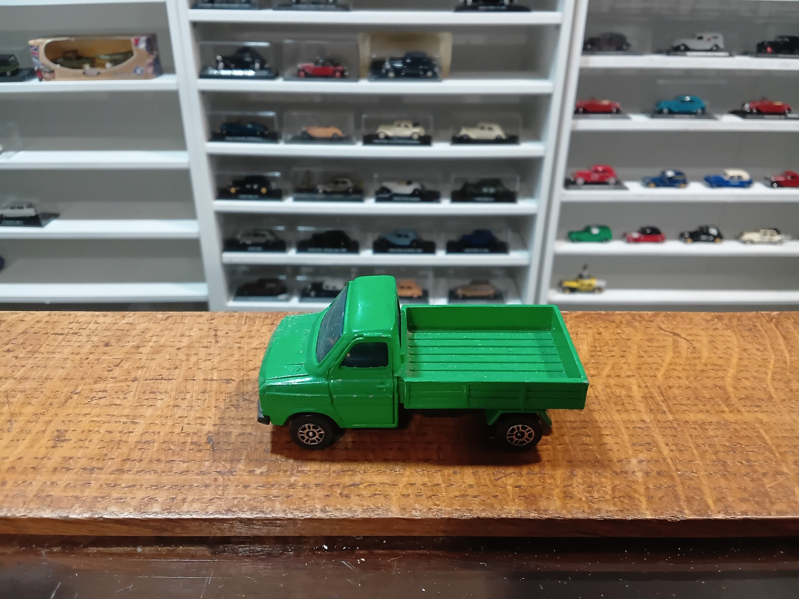 Ford Transit Corgi 1/64