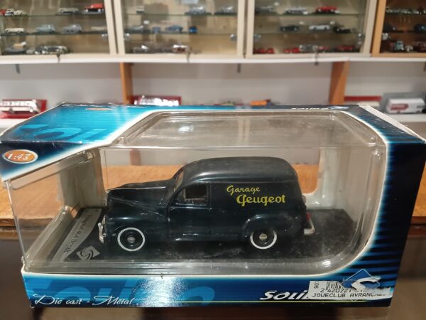 Peugeot 404 Break Solido 1/43
