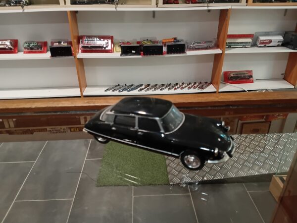 Citroën DS 1/43