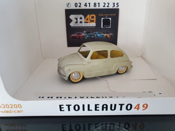 Seat 600 en plastique ( PAYA ) longueur 15,5 cm état moyen