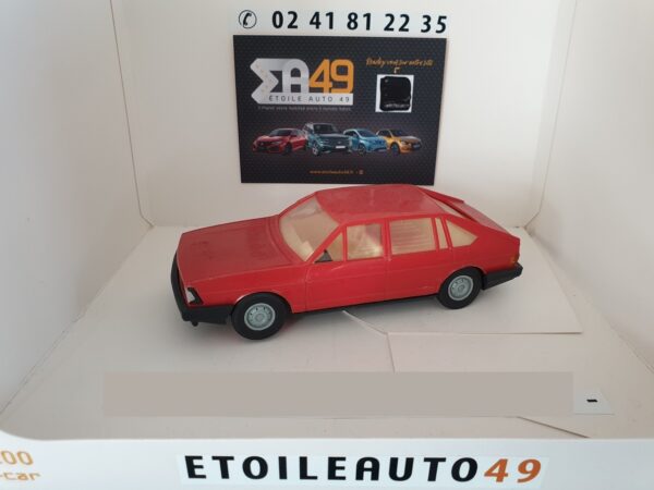 Audi 100 Avant en Plastique 1/24