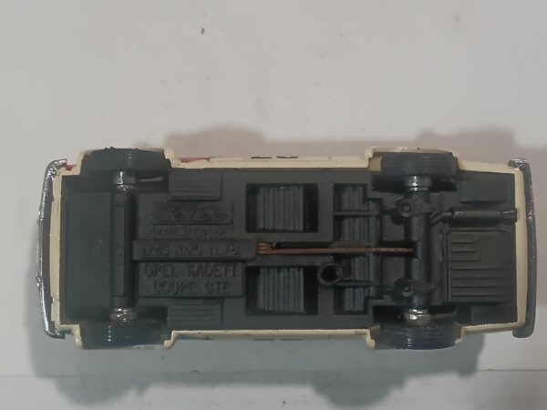 Opel Kadett Coupé GTE Solido 1/43 – Image 5