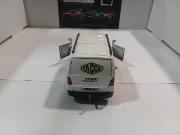Mercedes Classe V Yacco Welly 1/43 – Image 3