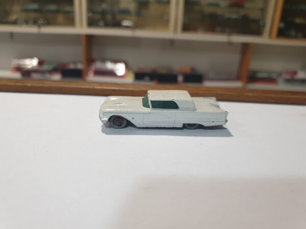 Ford Thunderbird by Lesney N°75 1/80 Blanche