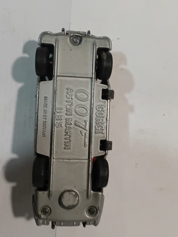 Aston Martin DB5 007 Corgi 1/36 – Image 5