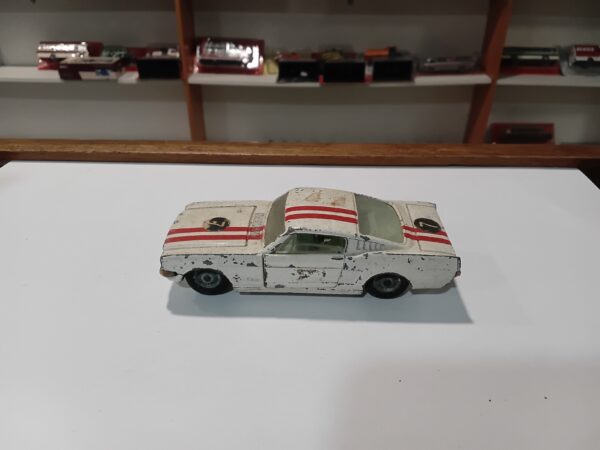 Ford Mustang Fastback 2+2 n°7 Corgi 1/43