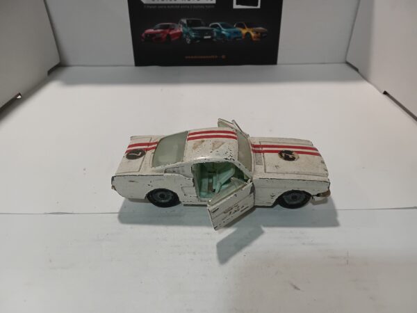 Ford Mustang Fastback 2+2 n°7 Corgi 1/43 – Image 4
