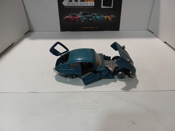Jaguar E Type 2+2 Corgi 1/43 – Image 4