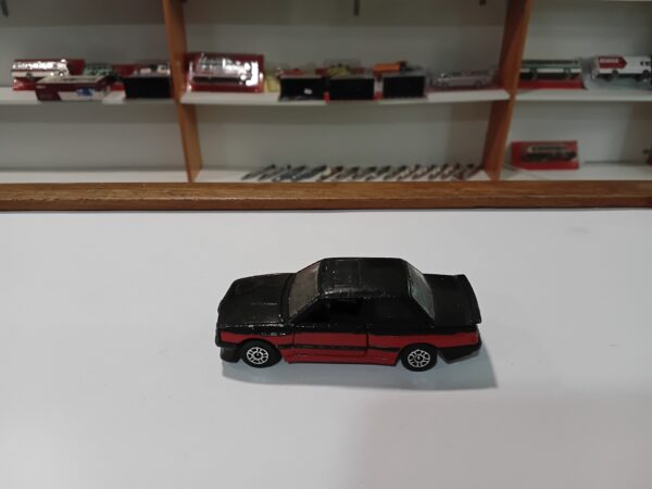 BMW Série 3 E30 Corgi 1/64