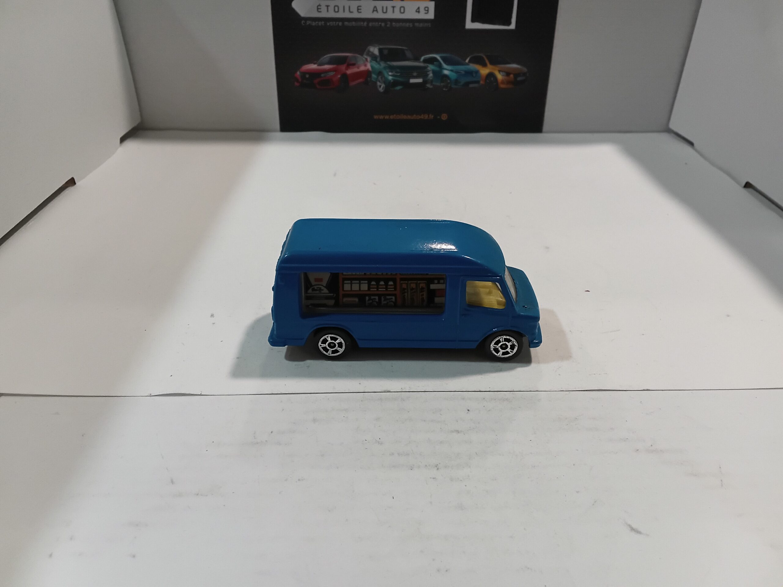 Mercedes Mobile Shop Corgi 1/64 – Image 4