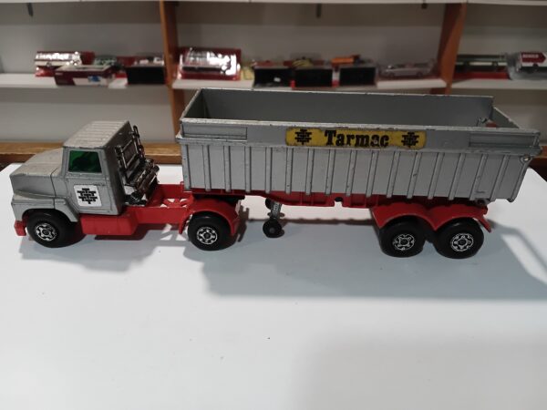 Camion Matchbox K18 Articulé Tarmac