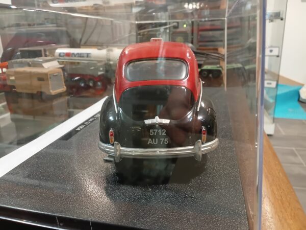 Peugeot 203 Taxi G7 1954 Solido 1/18 – Image 3