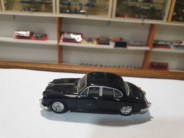 Jaguar MK II Corgi 1/43