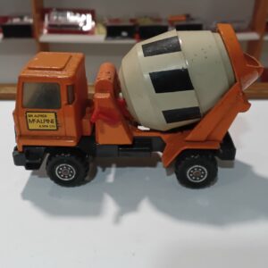 Camion Matchbox Super kings Bedford T.M mélangeur à béton